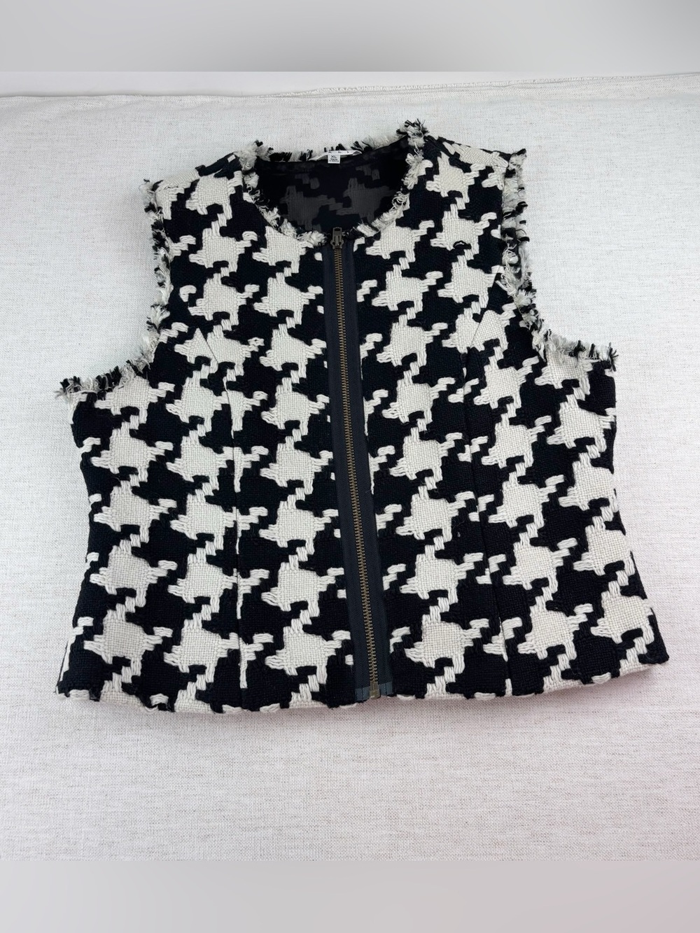Cabi Black & White Houndstooth wool blend Zip Front Vest women's size XL